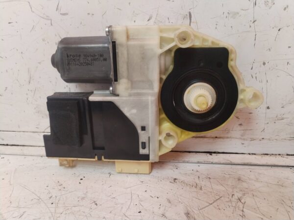 MOTOR ELEVALUNAS DELANTERO DERECHO 115433