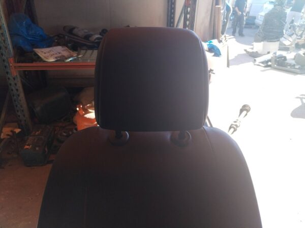 ASIENTO DELANTERO IZQUIERDO 111101