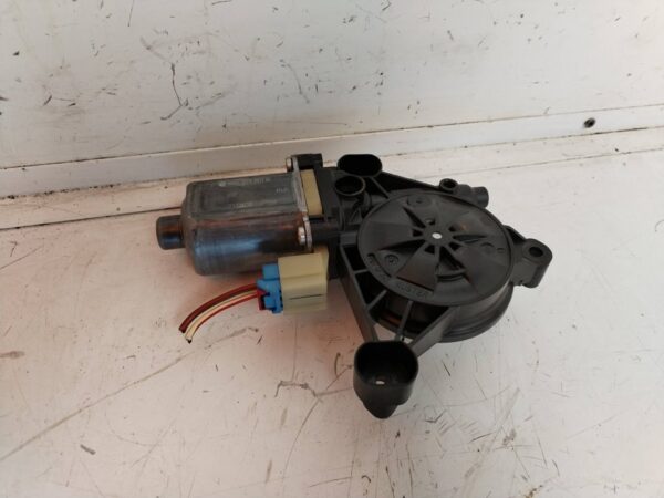 MOTOR ELEVALUNAS DELANTERO IZQUIERDO 113694