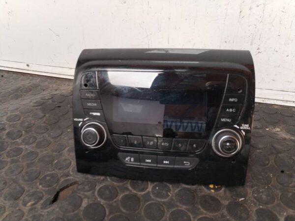 SISTEMA AUDIO / RADIO CD 111015