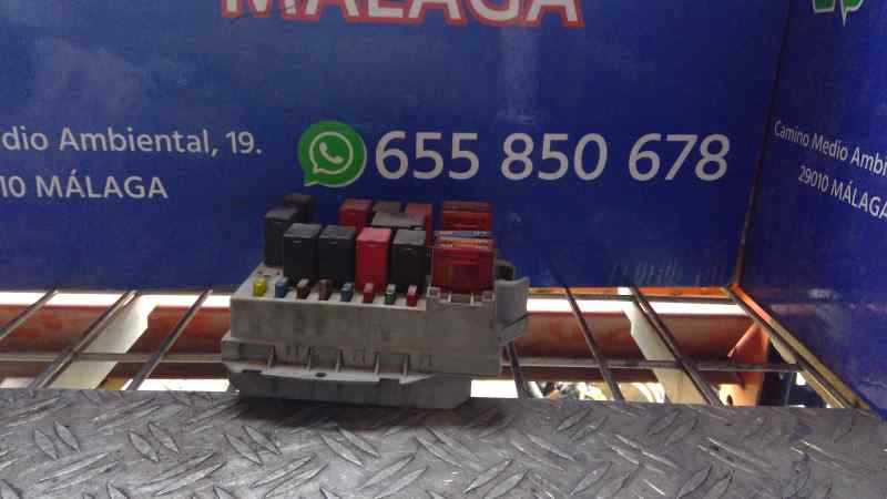 CAJA RELES / FUSIBLES 92202