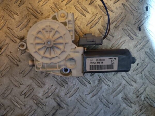 MOTOR ELEVALUNAS DELANTERO IZQUIERDO 101187