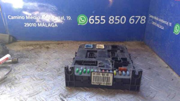 CAJA RELES / FUSIBLES 91649