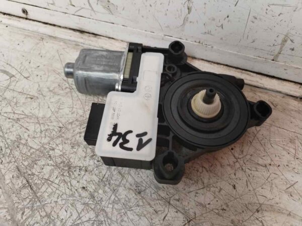 MOTOR ELEVALUNAS TRASERO DERECHO 116623