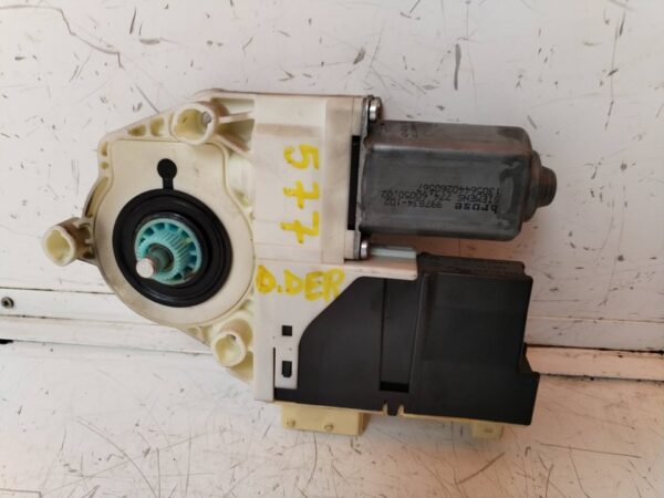 MOTOR ELEVALUNAS DELANTERO DERECHO 115671