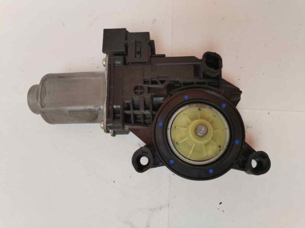 MOTOR ELEVALUNAS DELANTERO DERECHO 117088