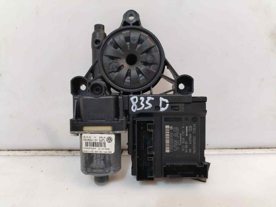 MOTOR ELEVALUNAS DELANTERO DERECHO 121418