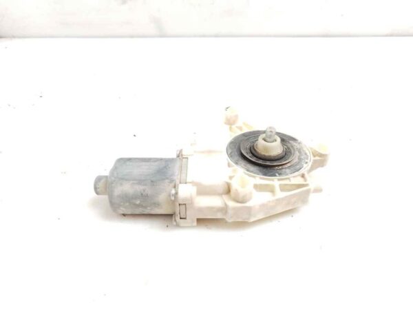 MOTOR ELEVALUNAS DELANTERO DERECHO 122921