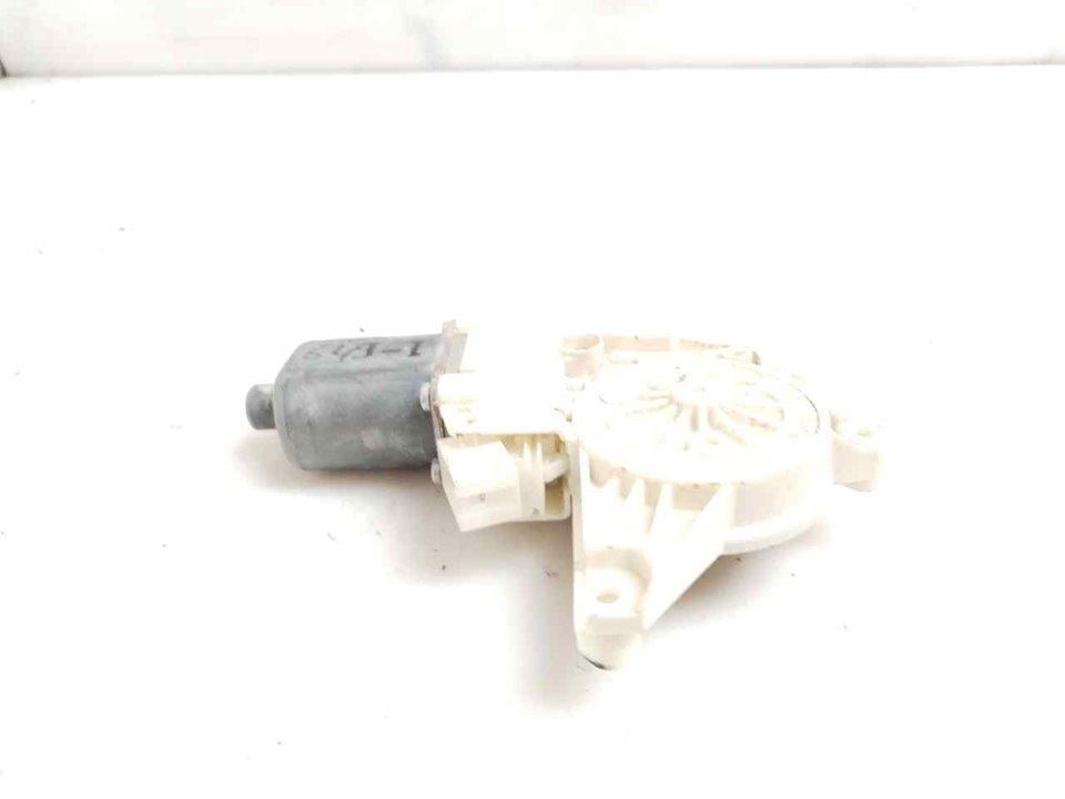 MOTOR ELEVALUNAS DELANTERO DERECHO 122921