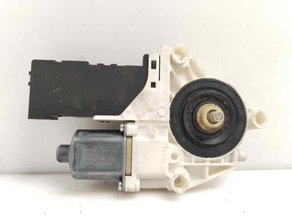 MOTOR ELEVALUNAS DELANTERO DERECHO 123833